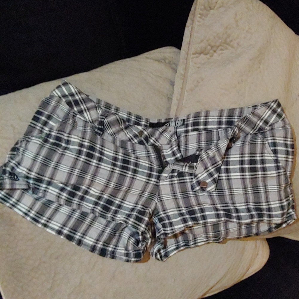 Volcom shorts